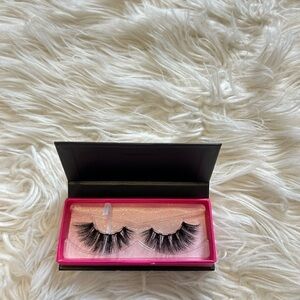False Eyelashes Black